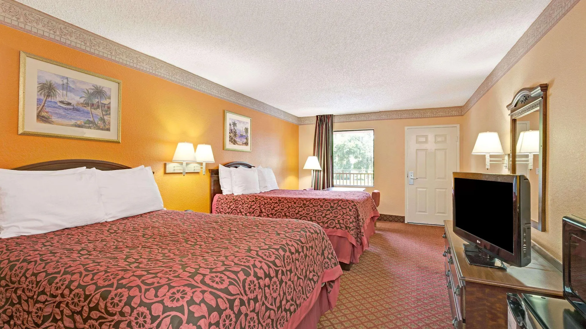 Sunset Inn Daytona Beach 2*,